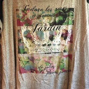 Woman’s top size 3XL